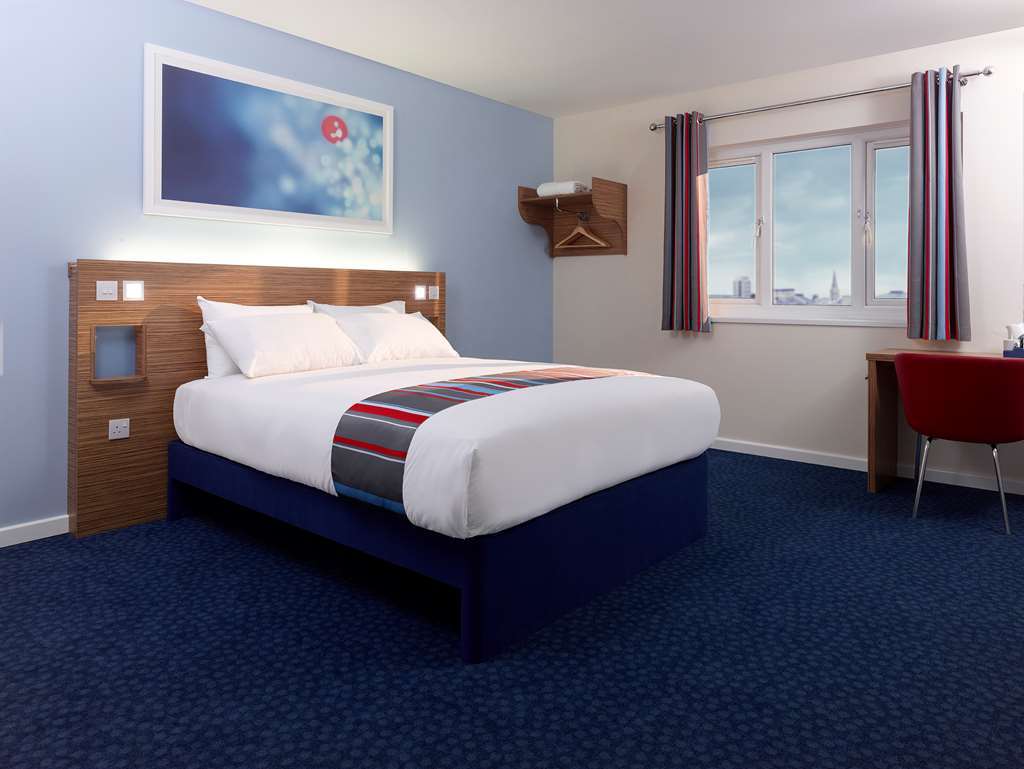 Travelodge Birmingham Kingswinford Quarto foto