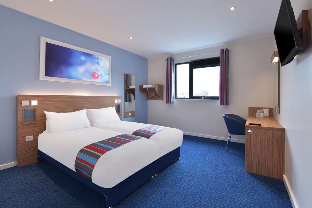 Travelodge Birmingham Kingswinford Quarto foto