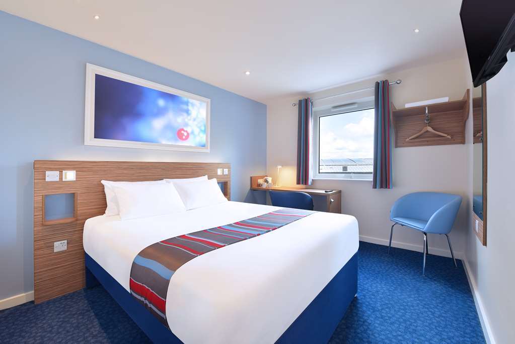 Travelodge Birmingham Kingswinford Quarto foto